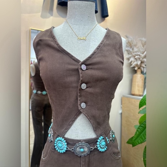 Vintage-Style Southwestern Concho Belt with Turquoise Stones - Picture 2 of 5